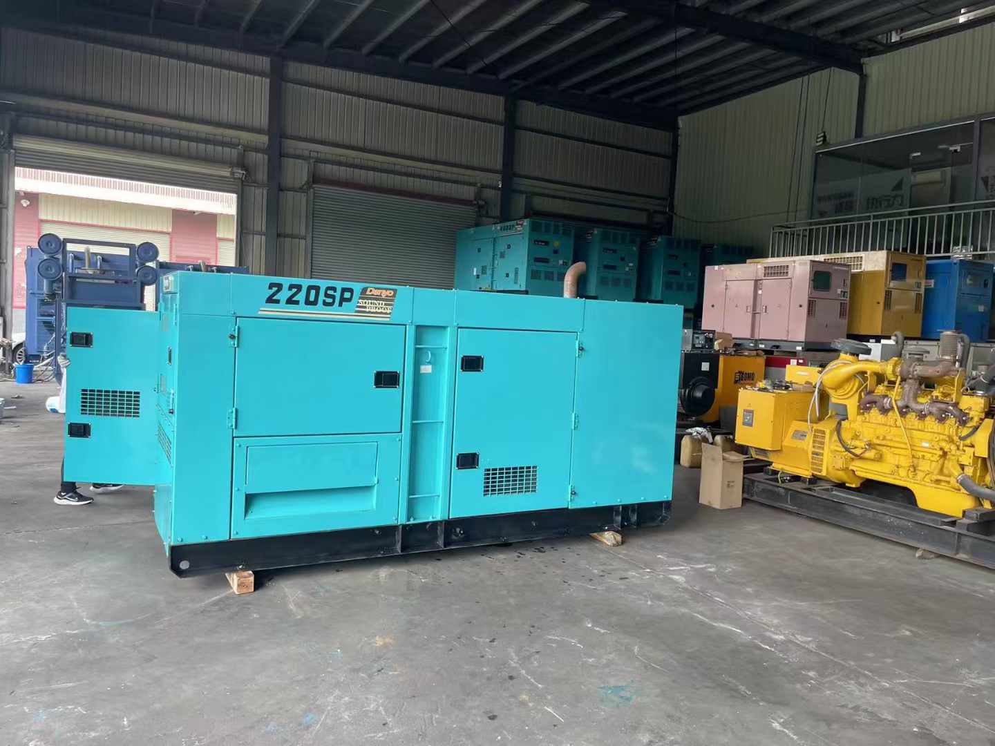 城区800kW 柴油发电机的输出电流波动范围是多少？